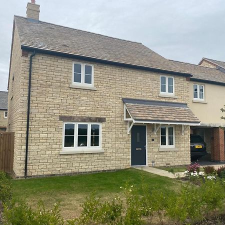 4 Freelands Gate, Witney, Oxfordshire Villa ภายนอก รูปภาพ
