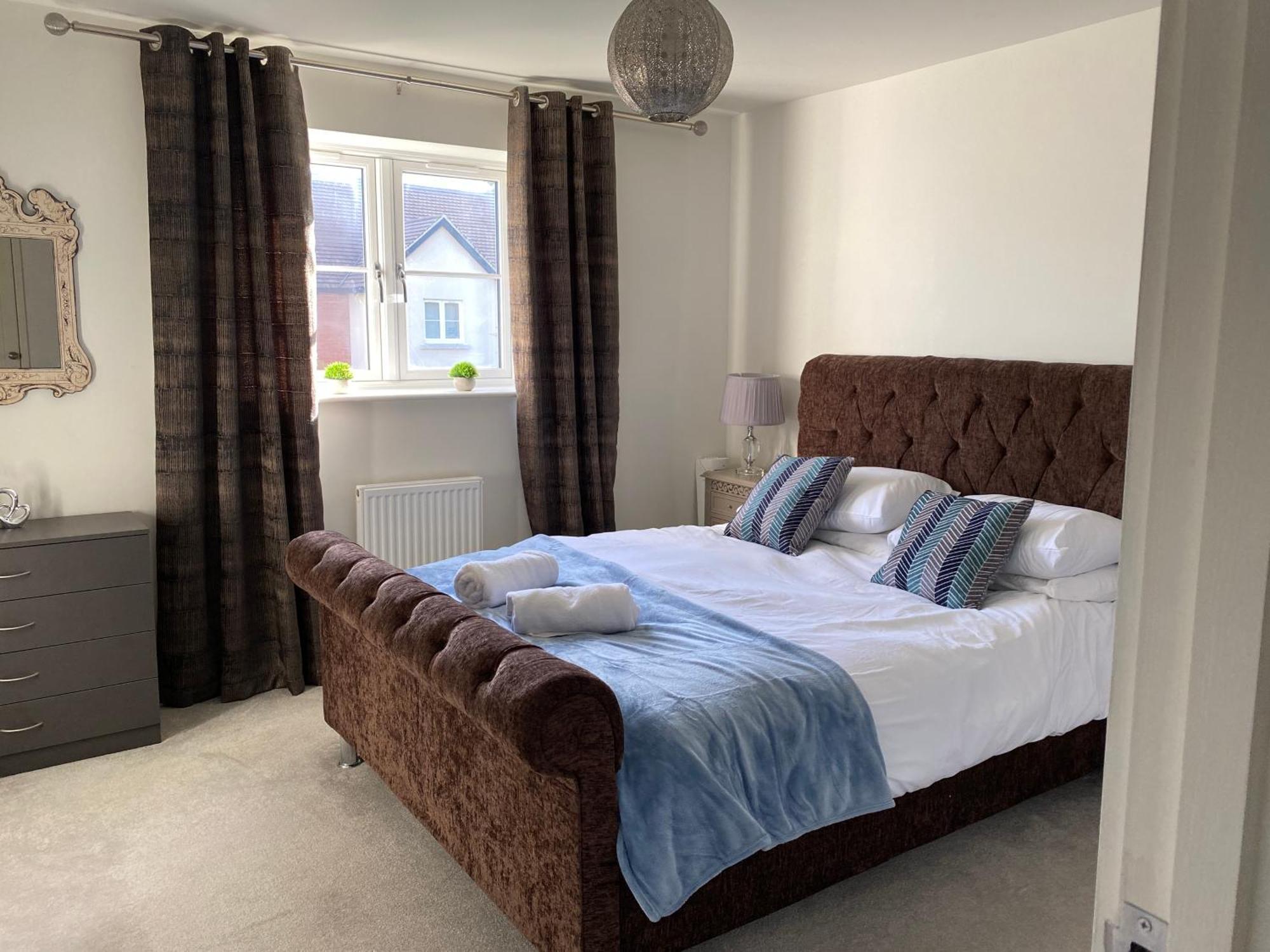 4 Freelands Gate, Witney, Oxfordshire Villa ภายนอก รูปภาพ
