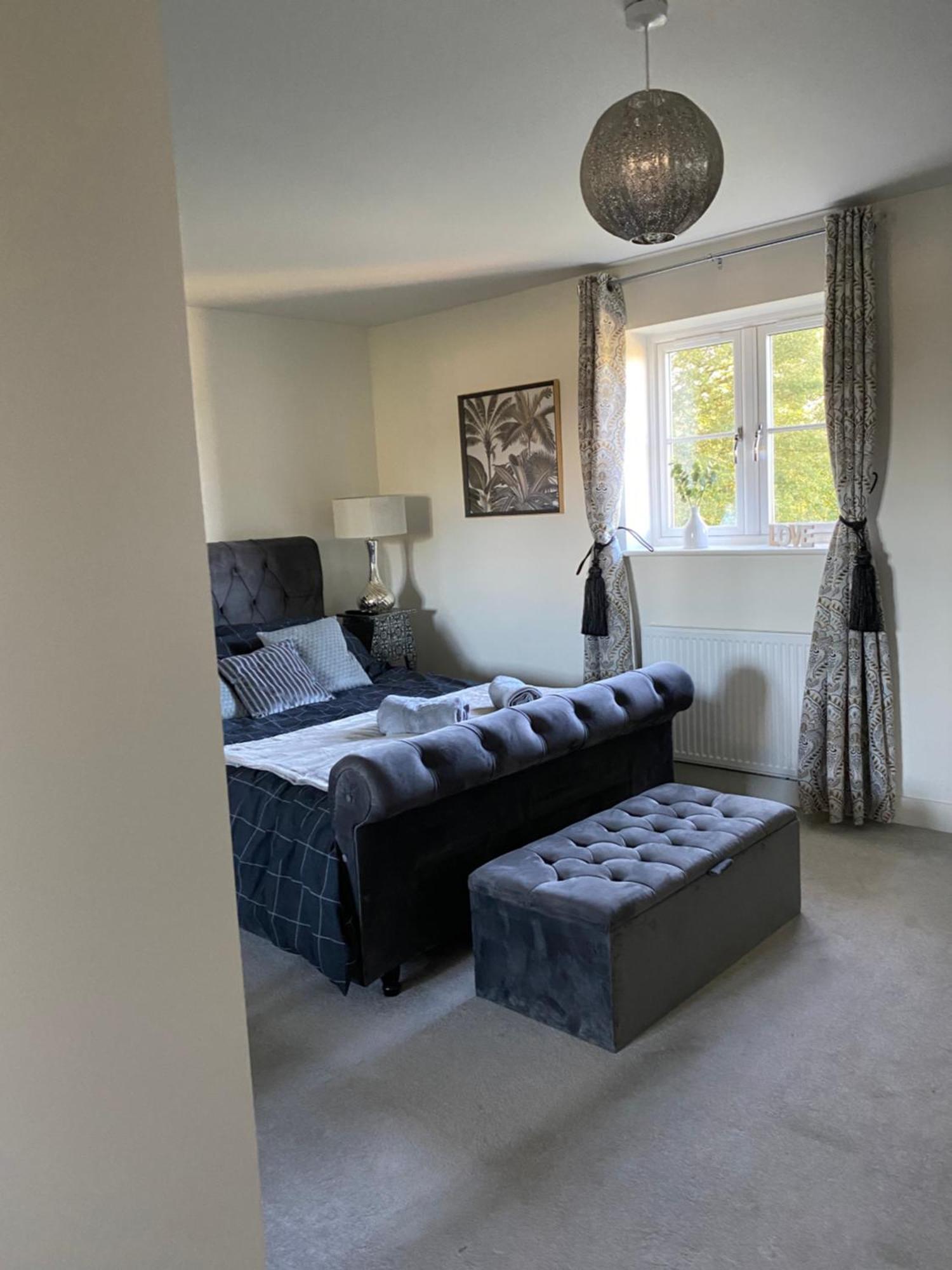 4 Freelands Gate, Witney, Oxfordshire Villa ภายนอก รูปภาพ