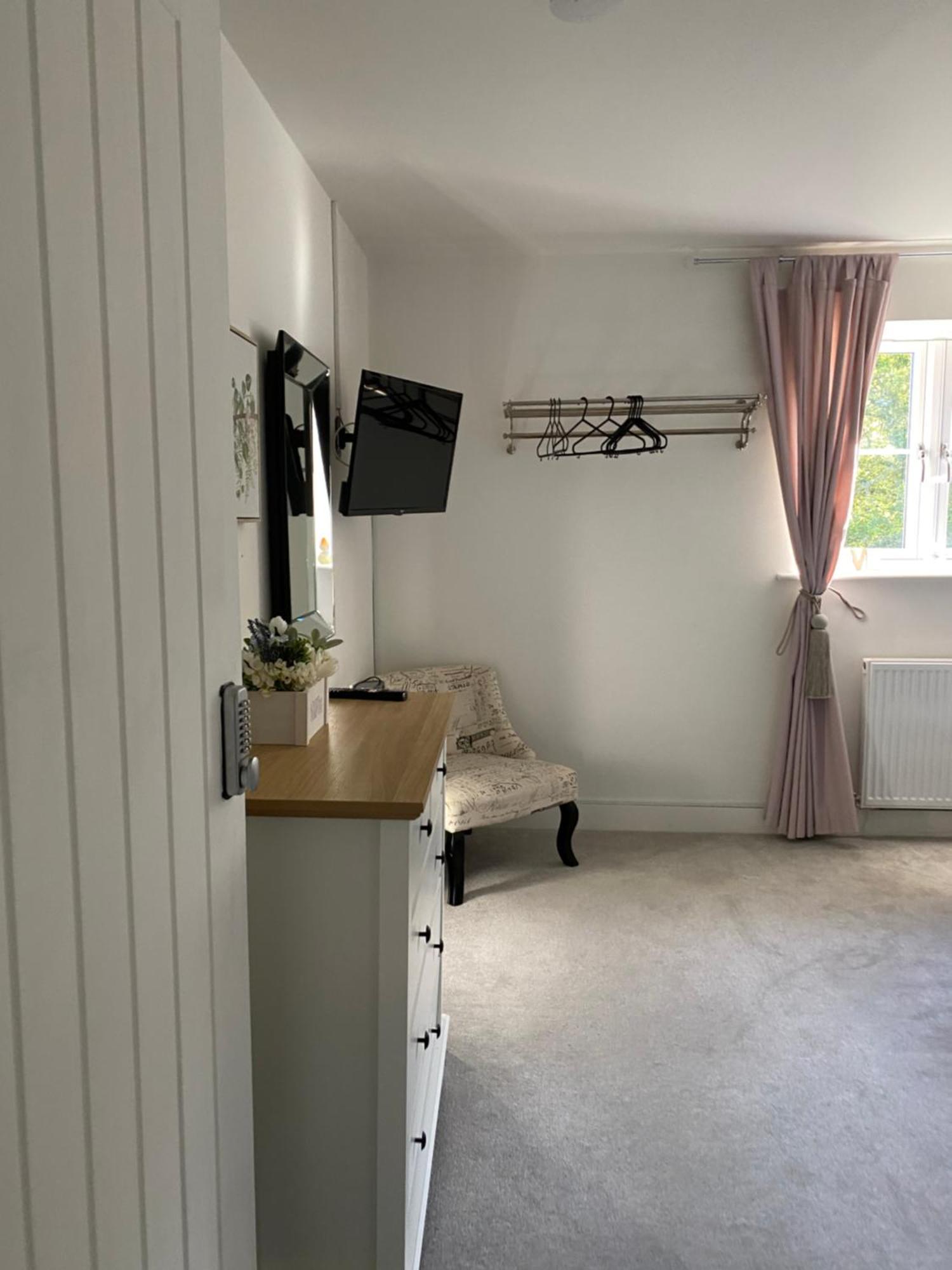 4 Freelands Gate, Witney, Oxfordshire Villa ภายนอก รูปภาพ